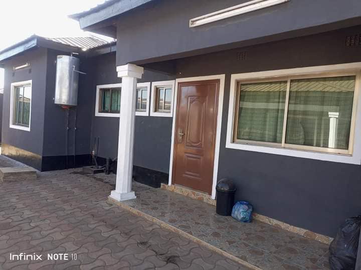 Chalala 3 bedroom msc with tiles ceiling board kitchen units wardrobes