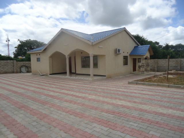 EXECUTIVE HOUSE FOR RENT IN WATERFALLS AREA OF LUSAKA CITY, Real Estate